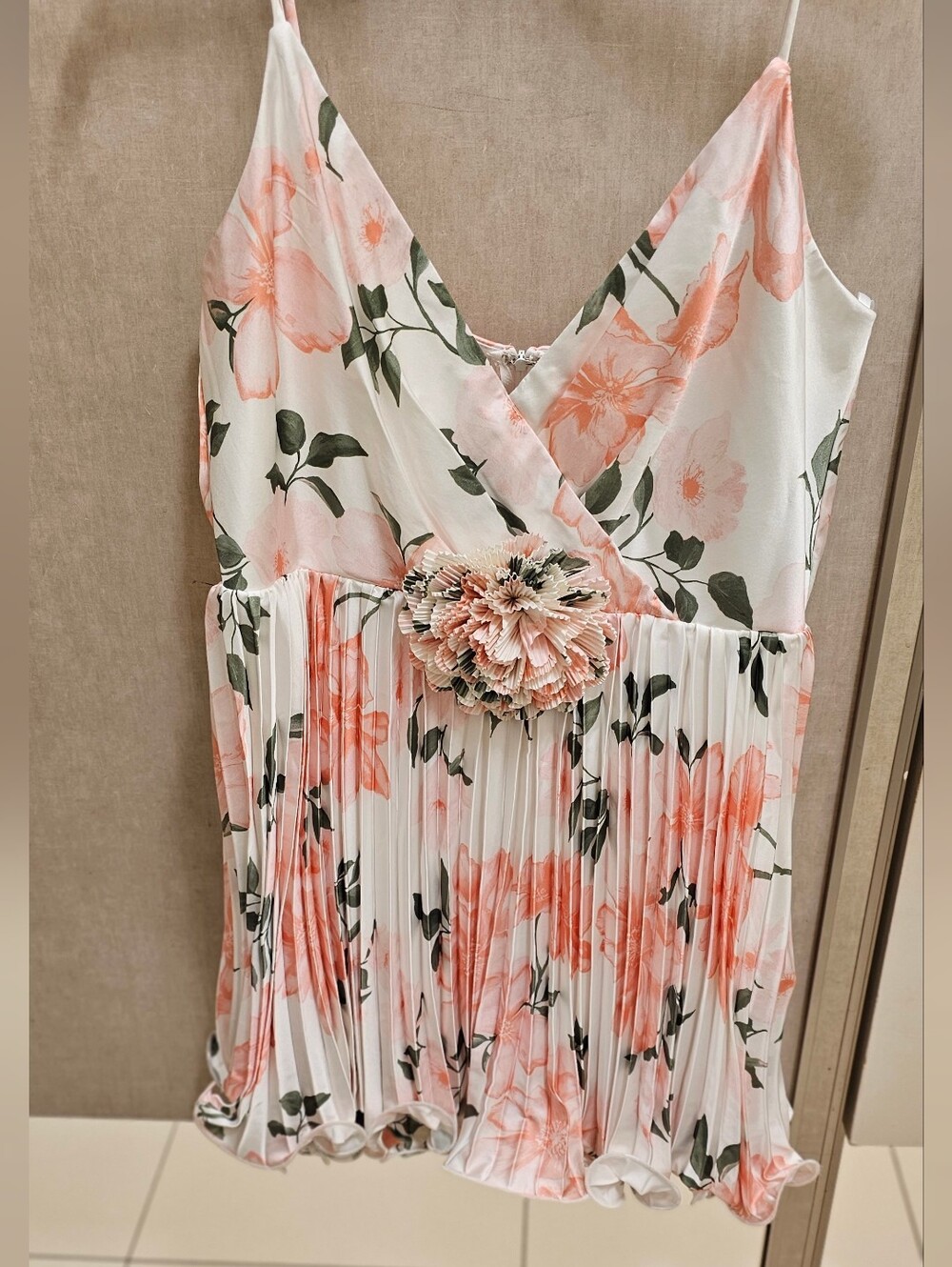Seni & Cade- Floral Pleated Sundress with Waist Flower Accent - White & Pink